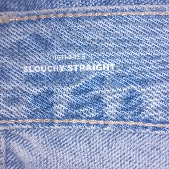 Old Navy High Rise Slouchy Straight Light Wash Raw Hem Jean Shorts Size 28 NWT - Picture 5 of 6